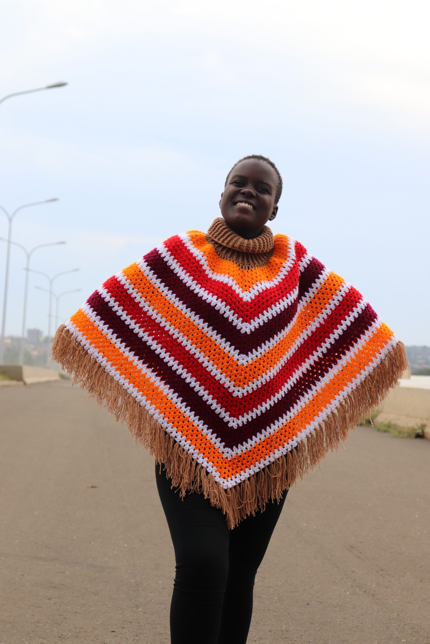 Crochet EASY granny stitch poncho. - Dreamcrochets