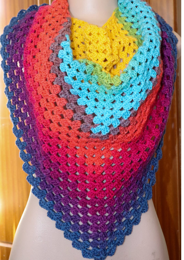 1 Skein crochet Triangle Shawl. Easy & Fast